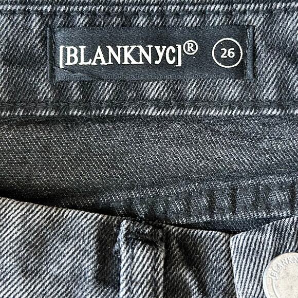 BlankNYC Sabotage Frayed Faded Black Wash High-Rise Shorts Denim NWT - Picture 6 of 7